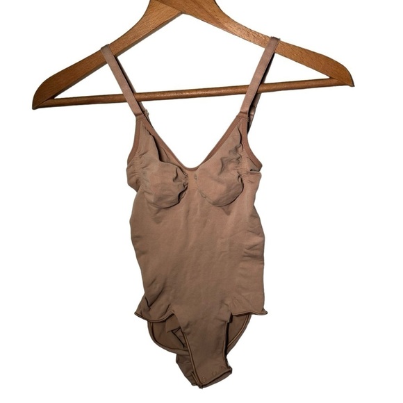 Skims Seamless Sculpting Bodysuit Brief S/M - Picture 5 of 12